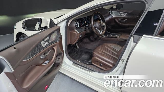Mercedes-Benz CLS-Class 2021 — Фото 10/20