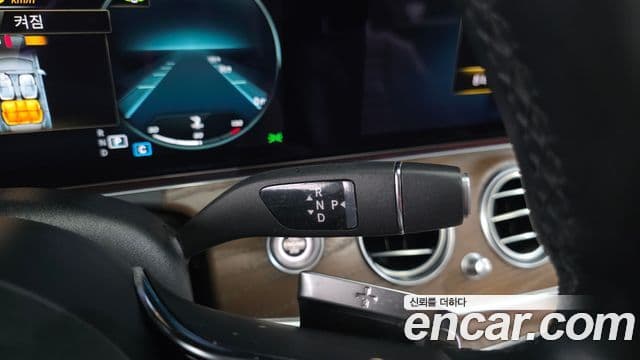 Mercedes-Benz E-Class 2021 — Фото 9/20