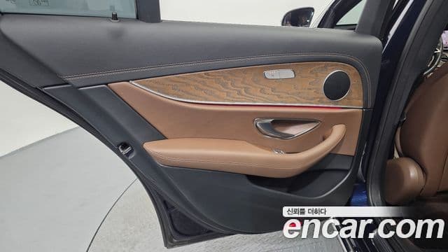 Mercedes-Benz E-Class 2021 — Şəkil 15/32