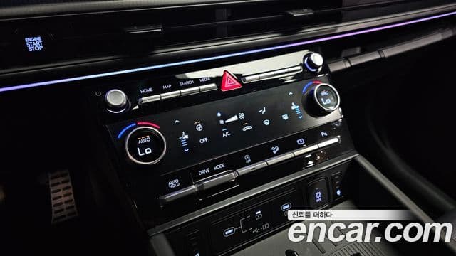 Hyundai Santa Fe 2024 — ფოტო 17/20