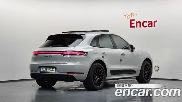 Porsche Macan 2021 — Фото 2/20