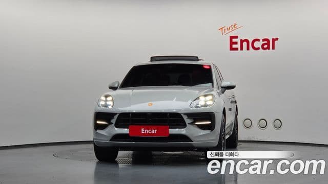 Porsche Macan 2021 — Фото 3/20