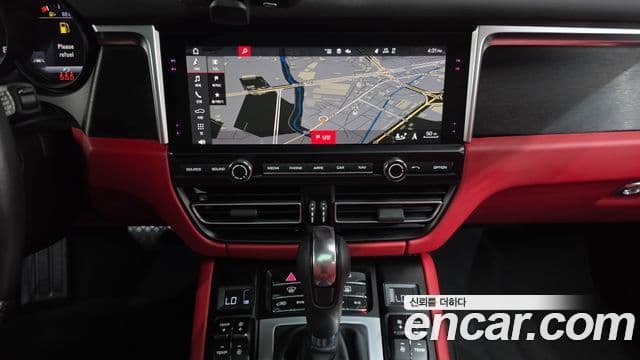 Porsche Macan 2021 — Фото 13/20