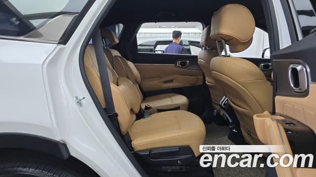 Kia Sorento 2022 — Фото 11/20