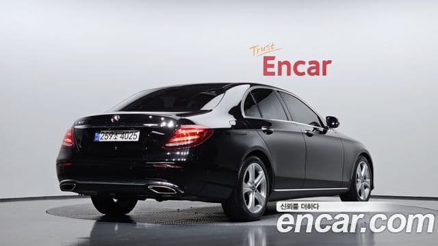 Mercedes-Benz E-Class 2018 — Фото 2/20