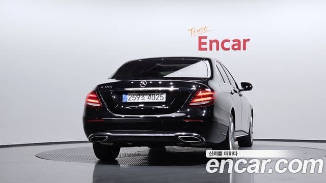 Mercedes-Benz E-Class 2018 — Фото 4/20