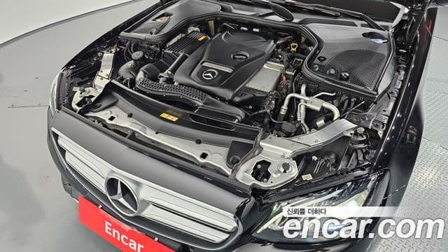 Mercedes-Benz E-Class 2018 — Фото 6/20