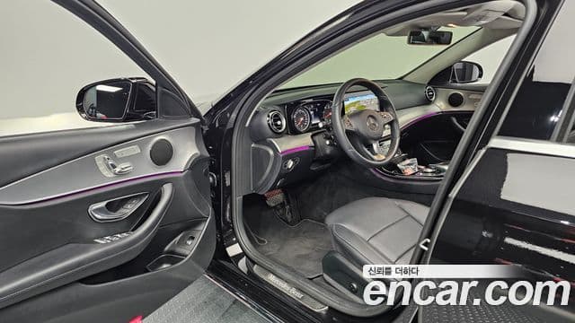 Mercedes-Benz E-Class 2018 — Фото 10/20