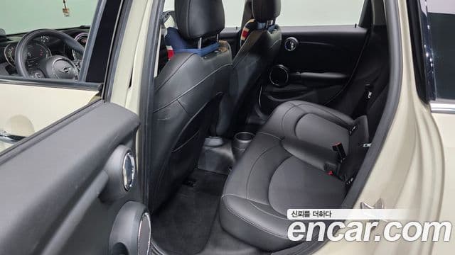Mini Cooper 2021 — Şəkil 23/33