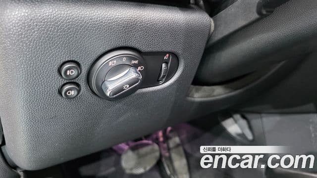 Mini Cooper 2021 — Şəkil 28/33