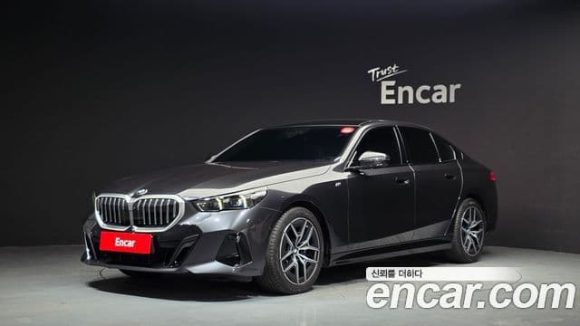 BMW 5 Series 2025 — Şəkil 29/37