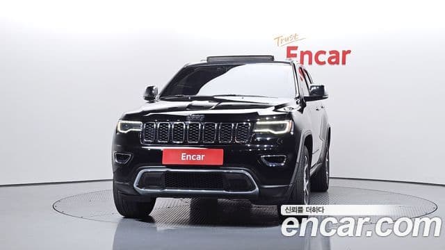 Jeep Grand Cherokee 2019 — Şəkil 18/35