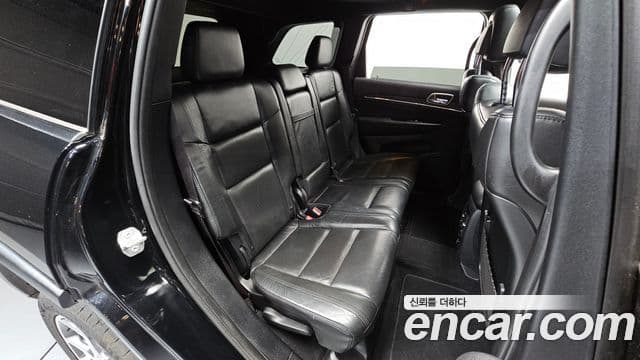 Jeep Grand Cherokee 2019 — Şəkil 22/35