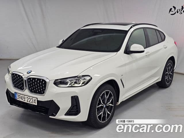 BMW X4 2022 — Photo 8/20