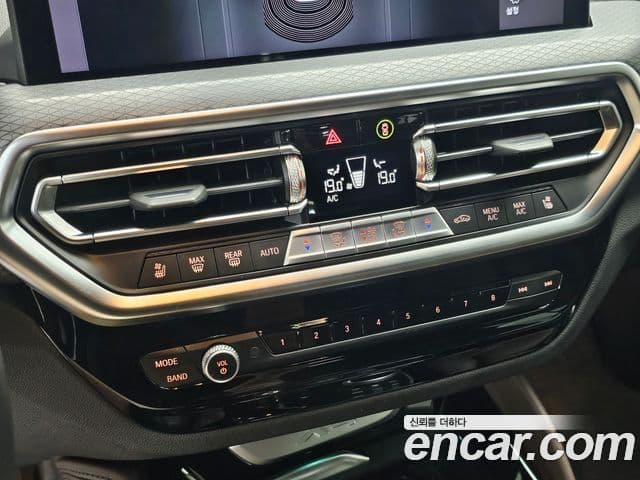 BMW X4 2022 — Photo 19/20