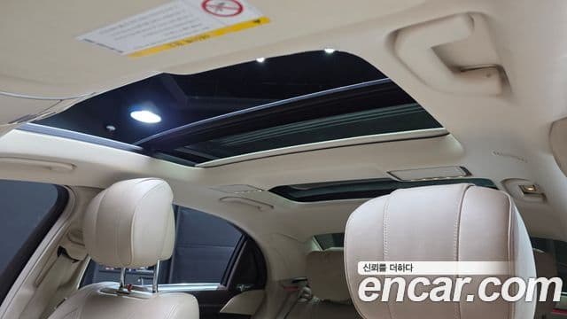 Mercedes-Benz S-Class 2018 — Photo 18/37