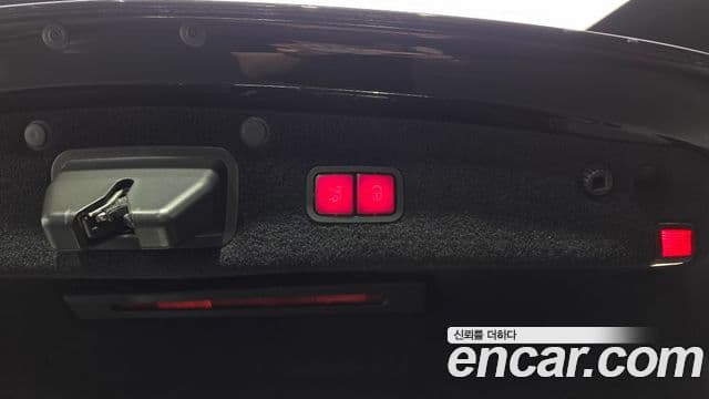 Mercedes-Benz S-Class 2018 — Photo 8/37