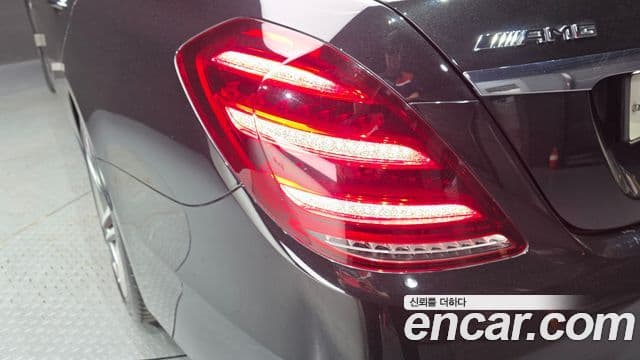 Mercedes-Benz S-Class 2018 — Photo 13/37