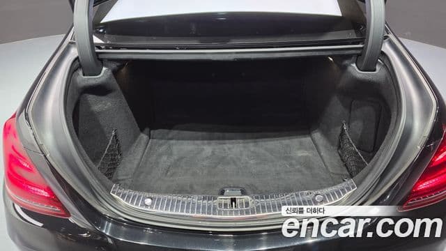 Mercedes-Benz S-Class 2018 — Photo 10/37