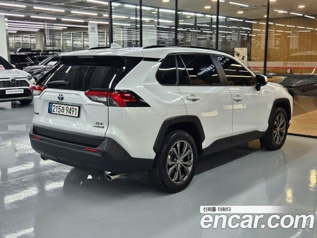 Toyota RAV4 2024 — Photo 2/18