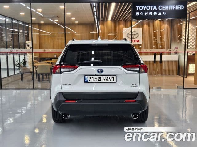 Toyota RAV4 2024 — Photo 4/18