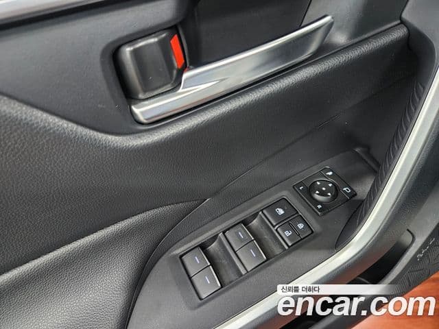 Toyota RAV4 2024 — Photo 10/18