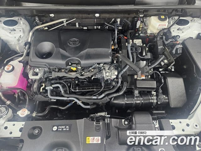 Toyota RAV4 2024 — Photo 7/18