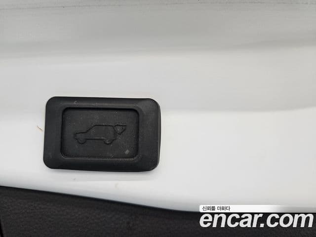Toyota RAV4 2024 — Photo 8/18