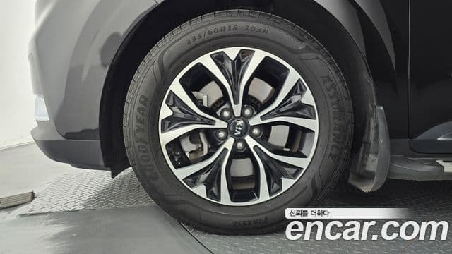 Kia Carnival 2021 — Фото 5/20