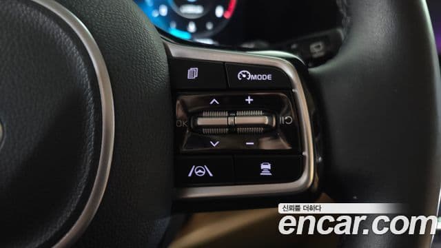 Kia Carnival 2021 — Фото 17/20