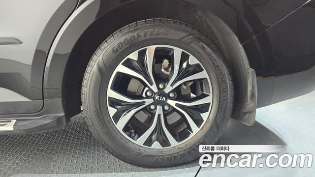 Kia Carnival 2021 — Şəkil 21/34