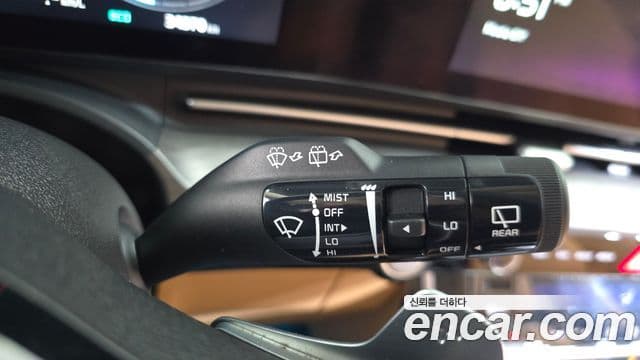 Kia Carnival 2021 — Şəkil 31/34