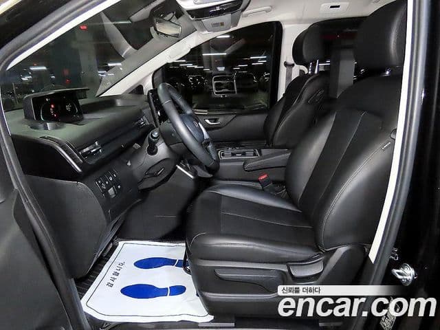 Hyundai Staria 2024 — Photo 5/18