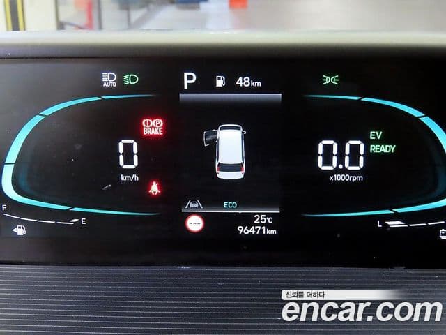 Hyundai Staria 2024 — Photo 10/18