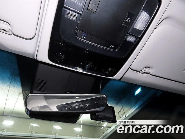 Hyundai Staria 2024 — Photo 11/18