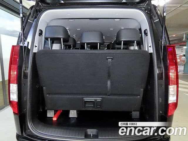 Hyundai Staria 2024 — Photo 7/18