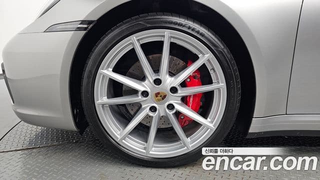 Porsche 911 2020 — Photo 5/36