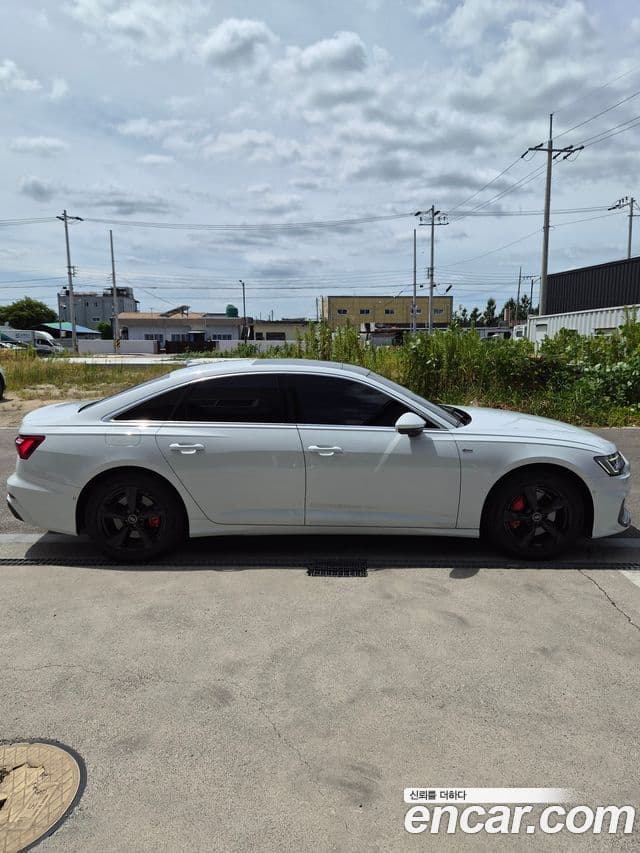Audi A6 2021 — ფოტო 6/20