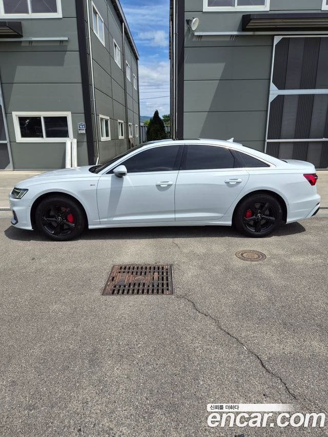 Audi A6 2021 — ფოტო 11/20