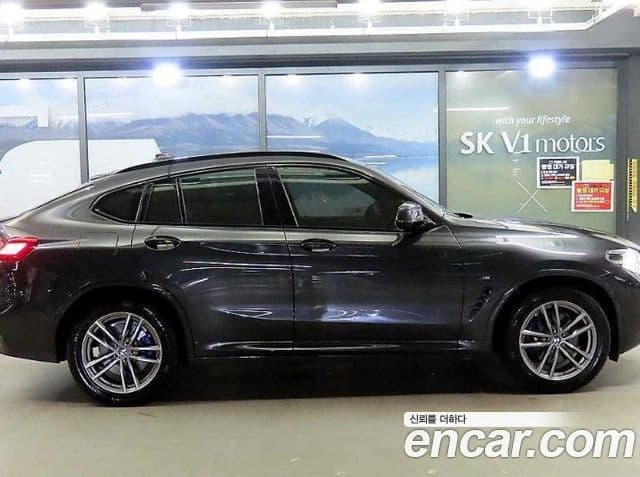 BMW X4 2020 — Photo 18/20