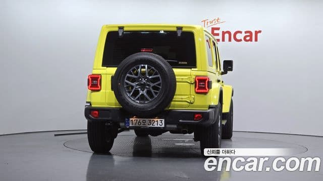 Jeep Wrangler 2024 — Şəkil 10/31