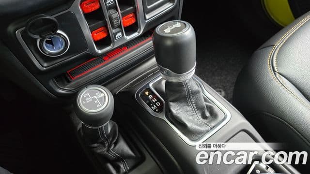 Jeep Wrangler 2024 — Şəkil 20/31
