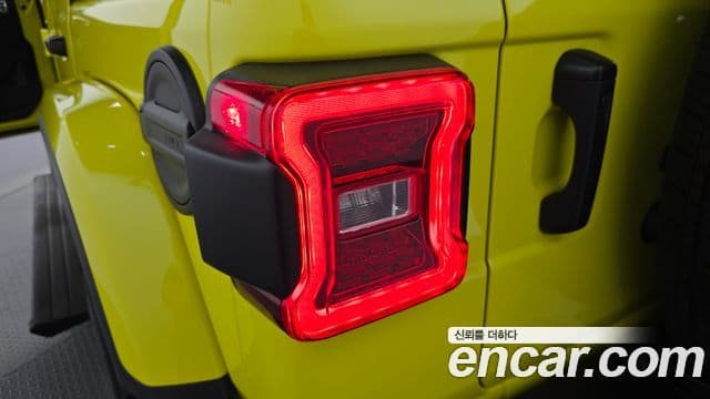 Jeep Wrangler 2024 — Şəkil 15/31