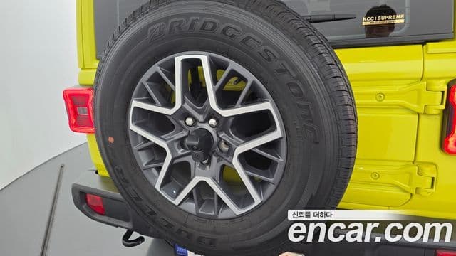 Jeep Wrangler 2024 — Şəkil 17/31