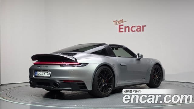 Porsche 911 2024 — ფოტო 13/32