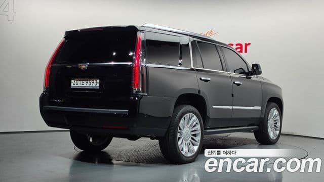 Cadillac Escalade 2019 — Фото 2/20