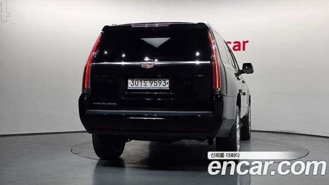 Cadillac Escalade 2019 — Фото 4/20