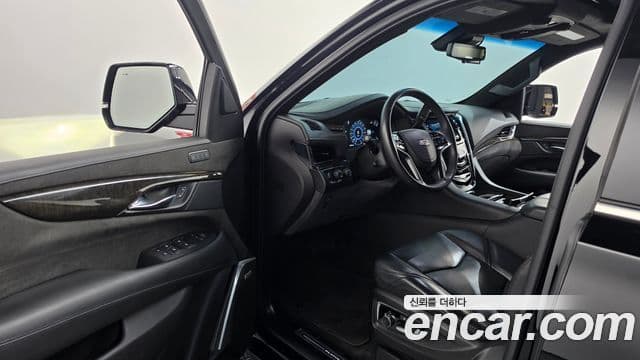 Cadillac Escalade 2019 — Фото 10/20