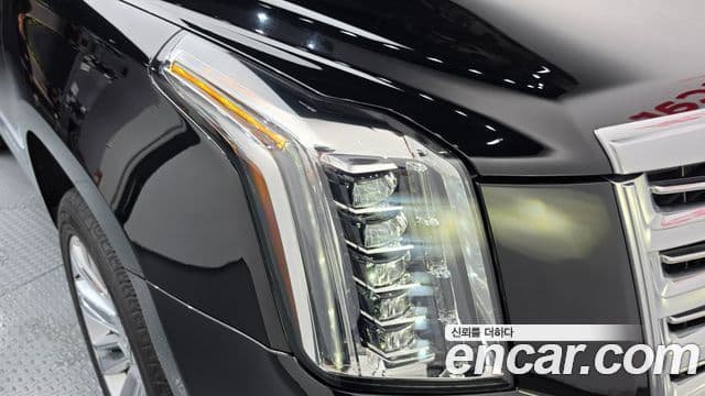 Cadillac Escalade 2019 — Photo 25/41