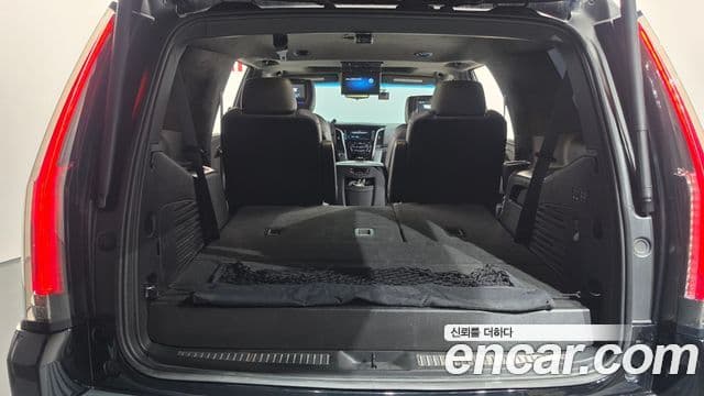 Cadillac Escalade 2019 — Photo 37/41